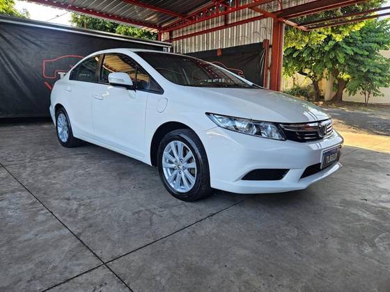 HONDA CIVIC 1.8 LXL 16V FLEX 4P AUTOMÁTICO HONDA CIVIC 1.8 LXL 16V FLEX 4P AUTOMÁTICO